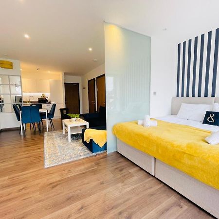 Park Street Apartment Luton By Hostaguest מראה חיצוני תמונה
