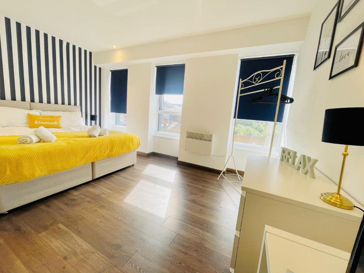 Park Street Apartment Luton By Hostaguest מראה חיצוני תמונה