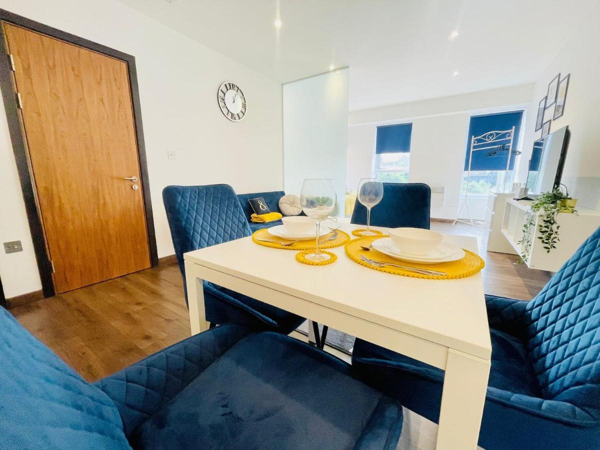 Park Street Apartment Luton By Hostaguest מראה חיצוני תמונה