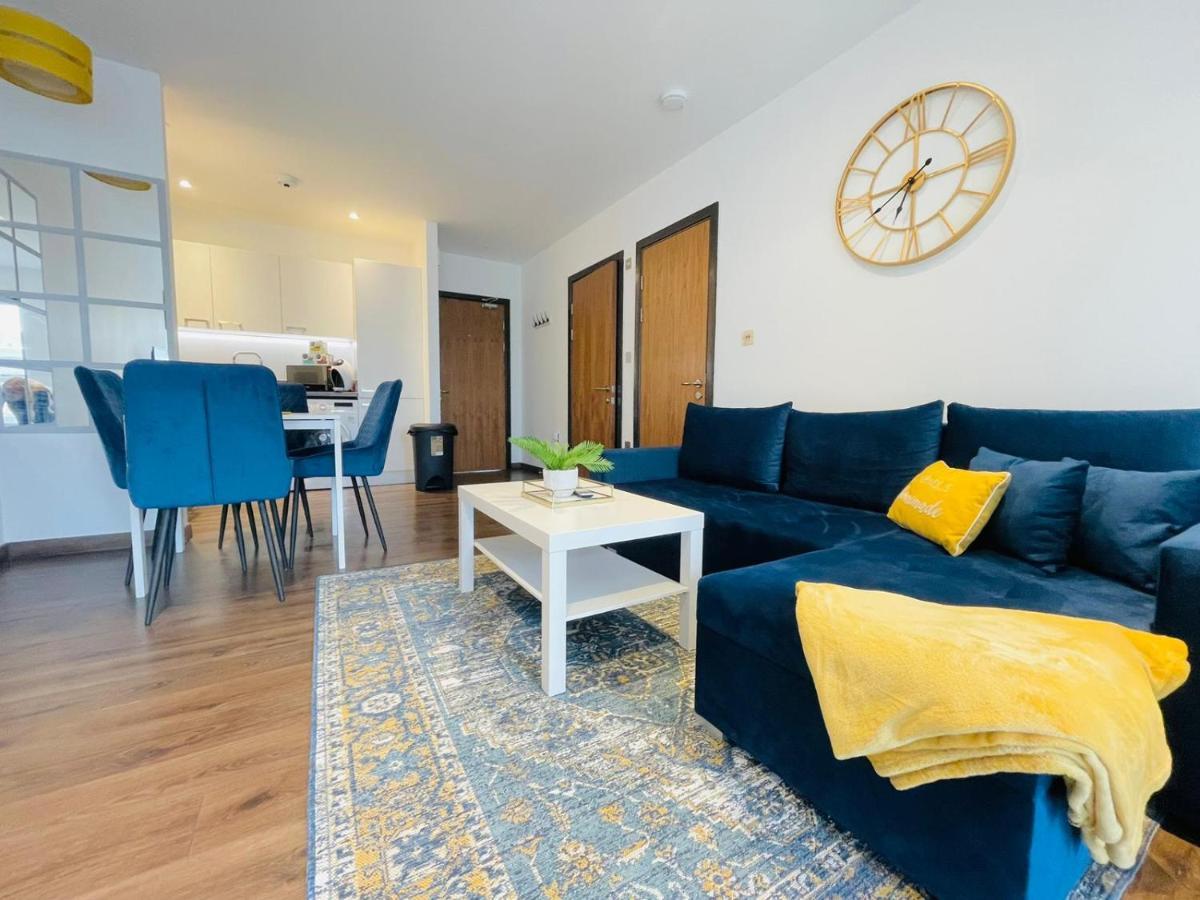 Park Street Apartment Luton By Hostaguest מראה חיצוני תמונה