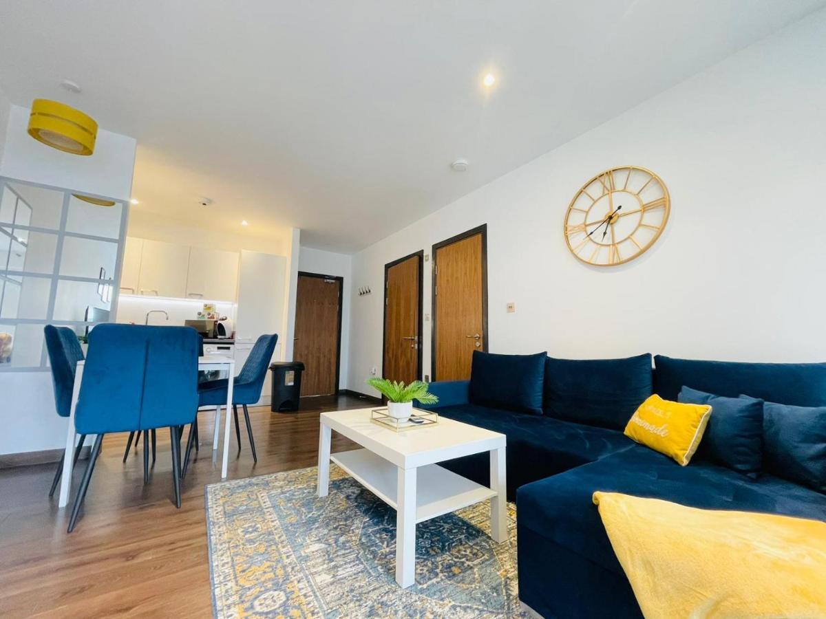 Park Street Apartment Luton By Hostaguest מראה חיצוני תמונה